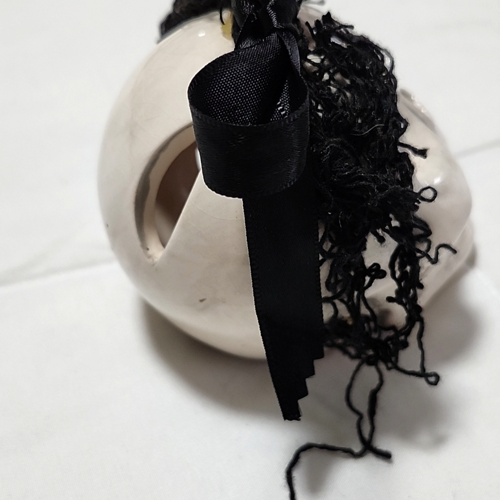 Ceramic Skull - Picture 3 of 5